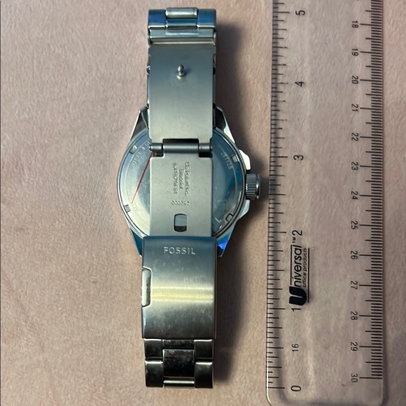 Fossil Silver and Black Watch with Stainless Steel Bracelet - Picture 3 of 3